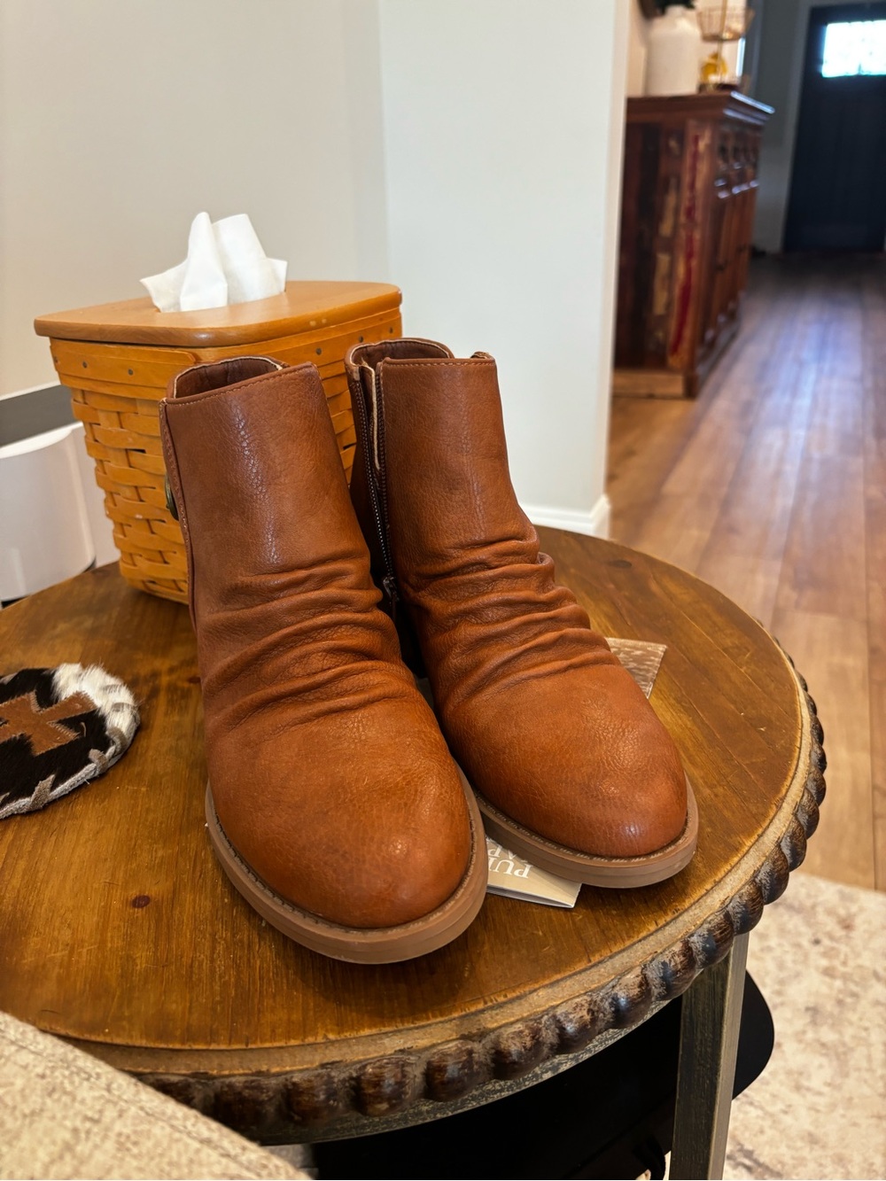 Women’s round toe ankle bootie 6.5